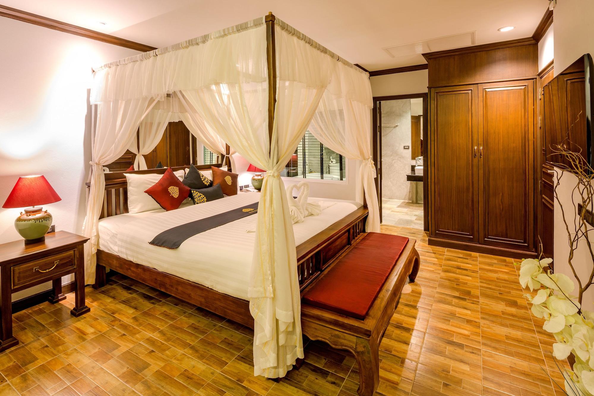 Tanawan Phuket Hotel Patong Exterior photo
