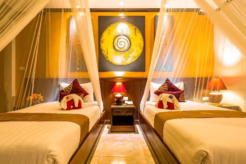 Tanawan Phuket Hotel Patong Exterior photo